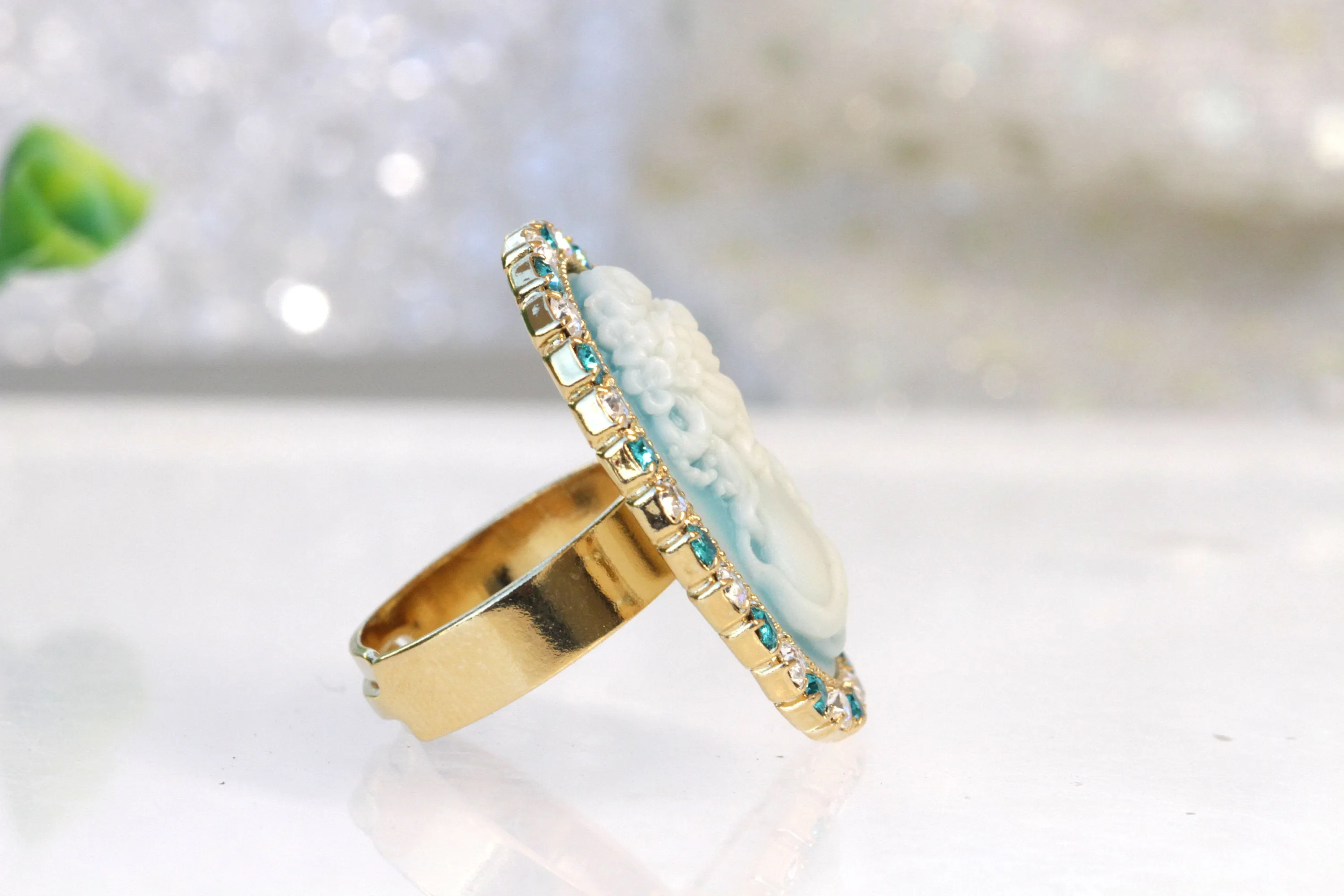 BLUE CAMEO RING